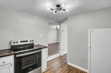 Wonderfully located duplex in the Woodland Shores/Riverland on Charleston Municipal Golf Course in South Carolina - for sale on GolfHomes.com, golf home, golf lot