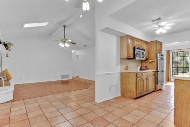 Welcome to this Traditional 3 bedroom, 2 bathroom home nestled on Hide-A-Way Lake Golf Course in Texas - for sale on GolfHomes.com, golf home, golf lot