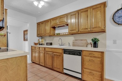 Welcome to this Traditional 3 bedroom, 2 bathroom home nestled on Hide-A-Way Lake Golf Course in Texas - for sale on GolfHomes.com, golf home, golf lot