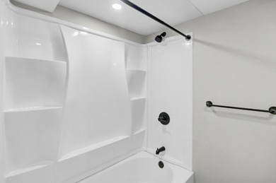 Wonderfully located duplex in the Woodland Shores/Riverland on Charleston Municipal Golf Course in South Carolina - for sale on GolfHomes.com, golf home, golf lot