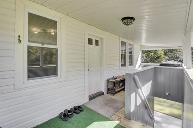 Wonderfully located duplex in the Woodland Shores/Riverland on Charleston Municipal Golf Course in South Carolina - for sale on GolfHomes.com, golf home, golf lot