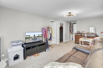 Wonderfully located duplex in the Woodland Shores/Riverland on Charleston Municipal Golf Course in South Carolina - for sale on GolfHomes.com, golf home, golf lot