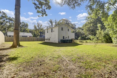 Wonderfully located duplex in the Woodland Shores/Riverland on Charleston Municipal Golf Course in South Carolina - for sale on GolfHomes.com, golf home, golf lot