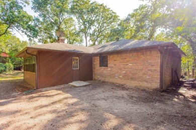 Welcome to this Traditional 3 bedroom, 2 bathroom home nestled on Hide-A-Way Lake Golf Course in Texas - for sale on GolfHomes.com, golf home, golf lot