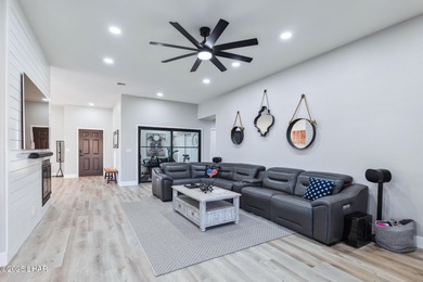 Immaculate south side Havasu home on a quiet street between the on London Bridge Golf Course in Arizona - for sale on GolfHomes.com, golf home, golf lot