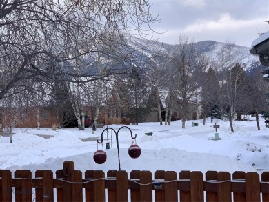 What a great opportunity! A beautiful SINGLE LEVEL end unit on Bridger Creek Golf Course in Montana - for sale on GolfHomes.com, golf home, golf lot