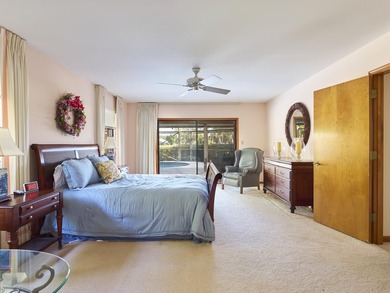 Rare opportunity in Marlwood Estates at PGA National! This on  in Florida - for sale on GolfHomes.com, golf home, golf lot