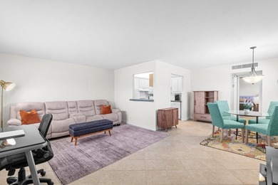 MOTIVATED SELLER. ALL OFFERS WILL BE CONSIDERED. Step inside on Kings Point Golf - Executive in Florida - for sale on GolfHomes.com, golf home, golf lot