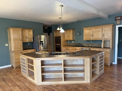 CUSTOM GOLF COURSE HOME on 2 replatted lots, on Indian Hills on Indian Hills Country Club in Arkansas - for sale on GolfHomes.com, golf home, golf lot