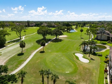 Beautifully updated, open concept 1/1.5 with 24' porcelain tile on Riverbend Golf Club in Florida - for sale on GolfHomes.com, golf home, golf lot