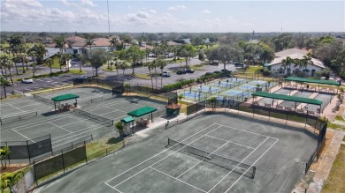 Seller is very MOTIVATED!!!!!  This recently refreshed 2 BR/2BA on Spanish Wells Golf and Country Club in Florida - for sale on GolfHomes.com, golf home, golf lot