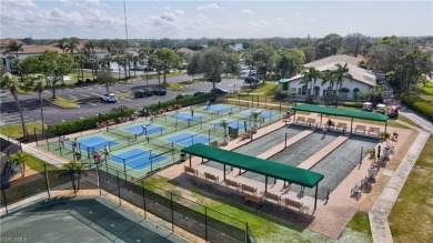 Seller is very MOTIVATED!!!!!  This recently refreshed 2 BR/2BA on Spanish Wells Golf and Country Club in Florida - for sale on GolfHomes.com, golf home, golf lot