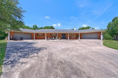 1246 Kiowa Drive West is just what you've been waiting for! on Lake Kiowa Golf Course in Texas - for sale on GolfHomes.com, golf home, golf lot