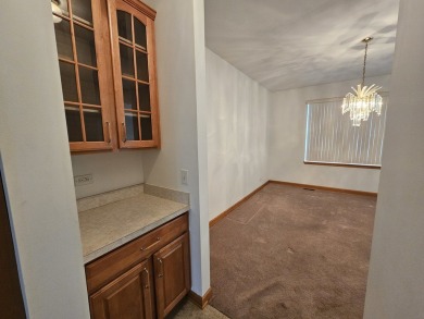 Rare find!! Highly sought after Ranch with full finished walkout on Foxford Hills Golf Club in Illinois - for sale on GolfHomes.com, golf home, golf lot