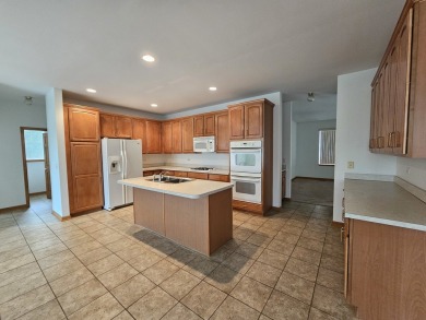 Rare find!! Highly sought after Ranch with full finished walkout on Foxford Hills Golf Club in Illinois - for sale on GolfHomes.com, golf home, golf lot