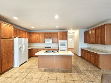 Rare find!! Highly sought after Ranch with full finished walkout on Foxford Hills Golf Club in Illinois - for sale on GolfHomes.com, golf home, golf lot