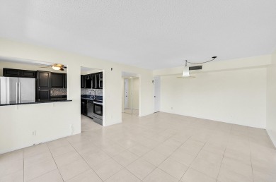 SELLER MOTIVATED-BRING REASONABLE OFFERS! Deluxe corner on Kings Point Golf -Flanders Way in Florida - for sale on GolfHomes.com, golf home, golf lot