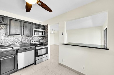 SELLER MOTIVATED-BRING REASONABLE OFFERS! Deluxe corner on Kings Point Golf -Flanders Way in Florida - for sale on GolfHomes.com, golf home, golf lot