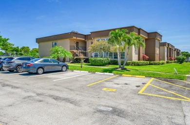 SELLER MOTIVATED-BRING REASONABLE OFFERS! Deluxe corner on Kings Point Golf -Flanders Way in Florida - for sale on GolfHomes.com, golf home, golf lot