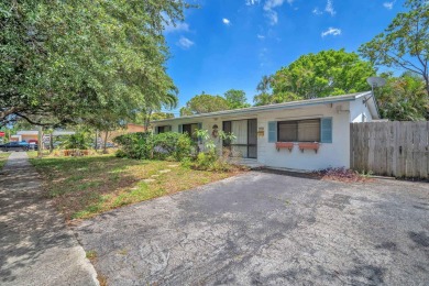 Charming 3-bed, 2-bath home in East Pompano Beach, just minutes on Pompano Beach Golf Course  in Florida - for sale on GolfHomes.com, golf home, golf lot