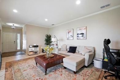 Newly updated Tamarisk gem in Fairway Oaks! This spacious on Abilene Country Club - South Course in Texas - for sale on GolfHomes.com, golf home, golf lot