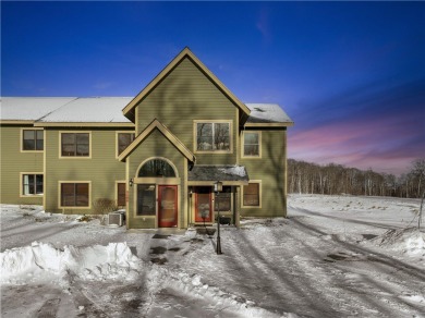 Escape to your mountain retreat! This condo offers the perfect on Hidden Valley Golf Club in Pennsylvania - for sale on GolfHomes.com, golf home, golf lot