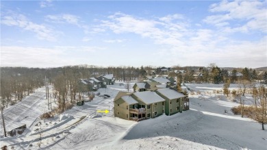 Escape to your mountain retreat! This condo offers the perfect on Hidden Valley Golf Club in Pennsylvania - for sale on GolfHomes.com, golf home, golf lot