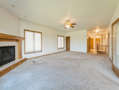 Ranch townhome that walks out to Deer Run Golf Course with 1440 on Deer Run Golf Club and DR in Iowa - for sale on GolfHomes.com, golf home, golf lot