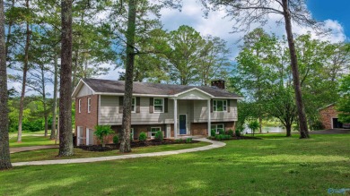 Beautifully updated 3BR, 2.5BA home in Terrapin Hills Country on Terrapin Hills Country Club in Alabama - for sale on GolfHomes.com, golf home, golf lot
