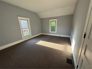 PRICE IMPROVEMENT! This 2-story home offers over 1800 sq ft with on Bay Breeze Golf Links in New York - for sale on GolfHomes.com, golf home, golf lot