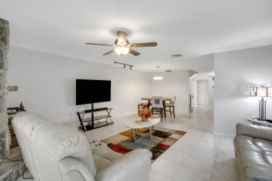 Great 3 bedroom 2.5 bath, 2 car garage corner townhome located on Boca Delray Golf and Country Club in Florida - for sale on GolfHomes.com, golf home, golf lot