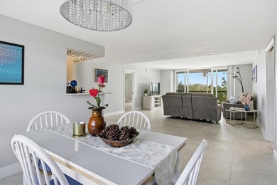 This spacious 3-bedroom, 2.5-bath corner unit in the gated *18th on Inverrary Country Club in Florida - for sale on GolfHomes.com, golf home, golf lot