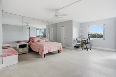 This spacious 3-bedroom, 2.5-bath corner unit in the gated *18th on Inverrary Country Club in Florida - for sale on GolfHomes.com, golf home, golf lot