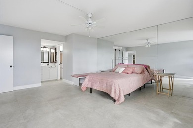 This spacious 3-bedroom, 2.5-bath corner unit in the gated *18th on Inverrary Country Club in Florida - for sale on GolfHomes.com, golf home, golf lot