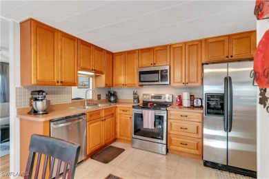 Charming 2-Bed, 2-Bath Home in Six Lakes Country Club

This on Six Lakes Country Club in Florida - for sale on GolfHomes.com, golf home, golf lot