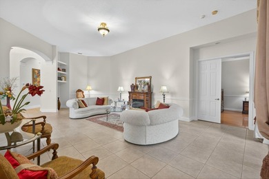 PRICED TO SELL! READY FOR A QUICK CLOSING! FALCON FLOORPLAN POOL on Palm Beach Gardens Golf Course in Florida - for sale on GolfHomes.com, golf home, golf lot