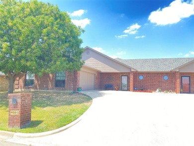 Beautiful Townhome located on Holiday Hills Golf Course Hole #11 on Holiday Hills Country Club in Texas - for sale on GolfHomes.com, golf home, golf lot