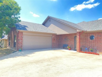 Beautiful Townhome located on Holiday Hills Golf Course Hole #11 on Holiday Hills Country Club in Texas - for sale on GolfHomes.com, golf home, golf lot