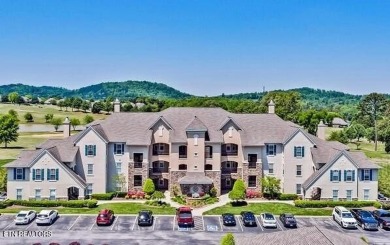 This beautiful condo is located in the gated community of Rarity on Rarity Bay Country Club - Loudon in Tennessee - for sale on GolfHomes.com, golf home, golf lot