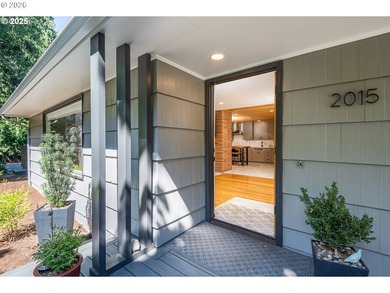 Discover timeless design and modern comfort in this stunning on  in Oregon - for sale on GolfHomes.com, golf home, golf lot