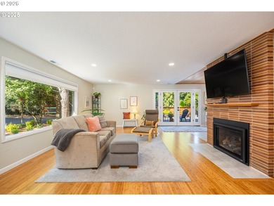 Discover timeless design and modern comfort in this stunning on  in Oregon - for sale on GolfHomes.com, golf home, golf lot