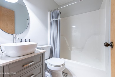 Charming Cabin in Laurel Valley Community - Ideal for Investment on Laurel Valley Golf Course in Tennessee - for sale on GolfHomes.com, golf home, golf lot