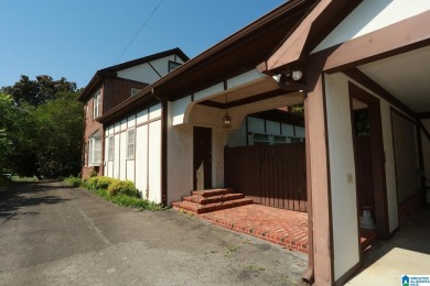 This 2 story Montvue home is exemplary of the ideal family home on Anniston Country Club in Alabama - for sale on GolfHomes.com, golf home, golf lot