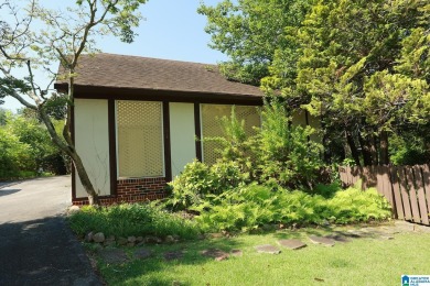 This 2 story Montvue home is exemplary of the ideal family home on Anniston Country Club in Alabama - for sale on GolfHomes.com, golf home, golf lot