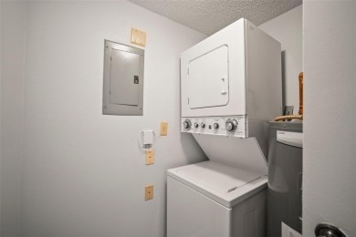 Welcome to this beautifully maintained 2-bedroom, 2-bath ground on The Meadows Golf and Country Club in Florida - for sale on GolfHomes.com, golf home, golf lot
