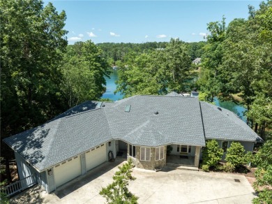 Enjoy fresh lake breezes, scenic views, and a lifestyle that on Keowee Key Golf and Country Club in South Carolina - for sale on GolfHomes.com, golf home, golf lot