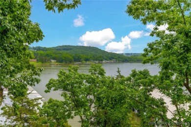 LARGE two bedroom condo that easily sleeps a big family. BIG and on Lake Valley Country Club in Missouri - for sale on GolfHomes.com, golf home, golf lot