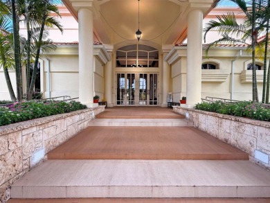 Charming and impeccably maintained 2-bedroom, 2-bath townhouse on Jim McLean Signature Course in Florida - for sale on GolfHomes.com, golf home, golf lot