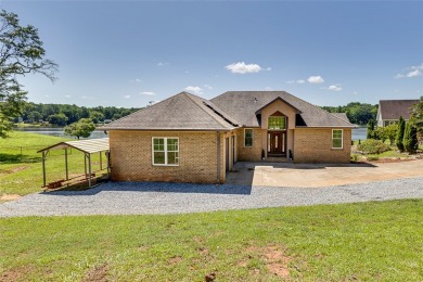 Welcome to your personal slice of paradise! This stunning on Pine Lake Golf Club in South Carolina - for sale on GolfHomes.com, golf home, golf lot