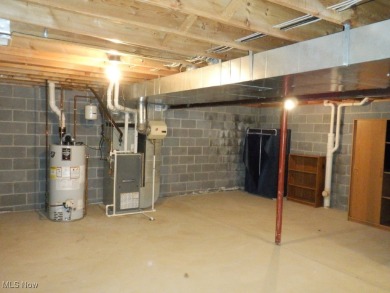 Welcome to this beautifully maintained 3-bedroom, 2-bath cluster on Gleneagles Golf Club in Ohio - for sale on GolfHomes.com, golf home, golf lot